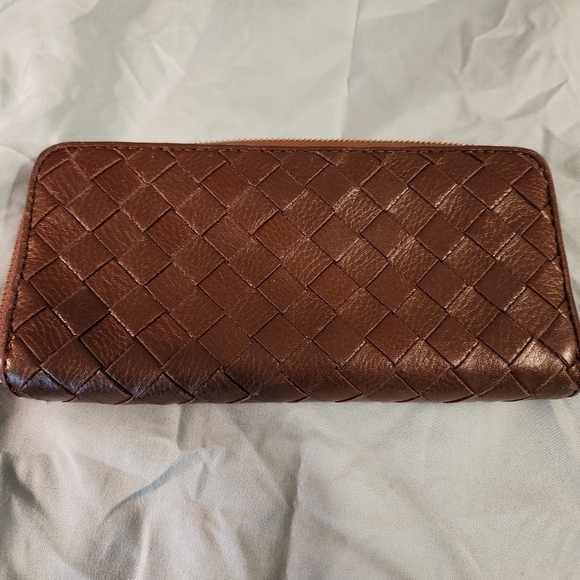 Michael Kors basket weave leather wallet - Picture 2 of 3